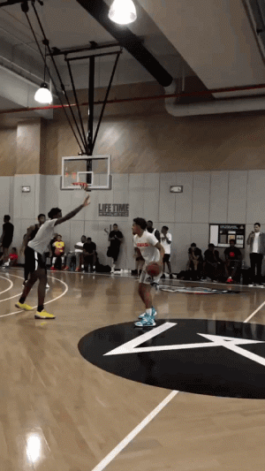 CBF官方花絮：巴西中立场2-0塞内加尔（CBF官方幕后花絮：巴西在中立地2-0击败塞内加尔）