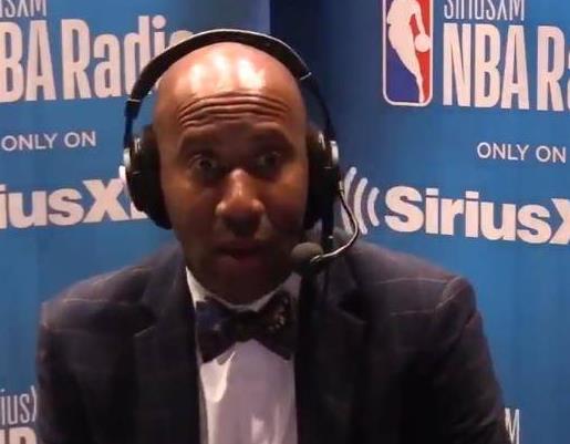 里尔年轻中场布阿迪被多家豪门关注，转会呼声高，期待其未来成为新星。（里尔小将布阿迪获多豪门青睐，转会热度高涨，未来新星可期）