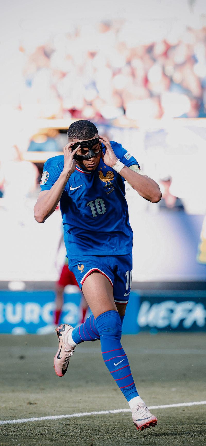 意媒：国米想引进一名即战力后卫，正关注利物浦的科纳特（意媒：国米欲引进即战力中卫，已将目光投向利物浦的科纳特）