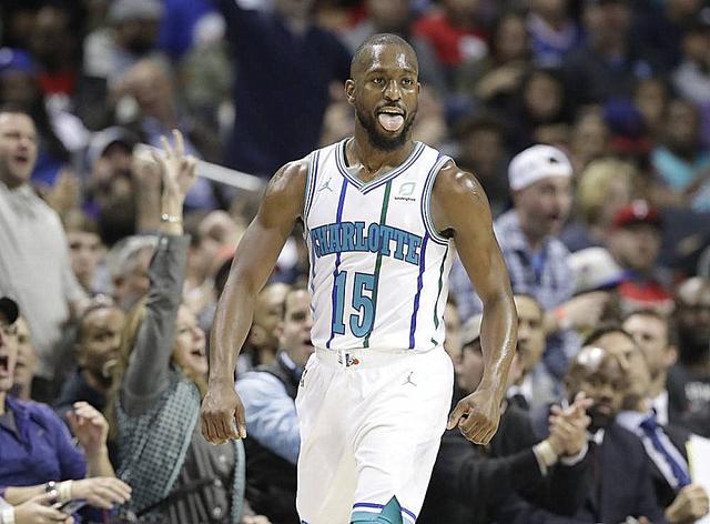 海港0-0柔佛新山，陈威12次扑救，加布里埃尔、冯劲失良机（海港与柔佛新山互交白卷：陈威12次扑救，加布里埃尔、冯劲失良机）