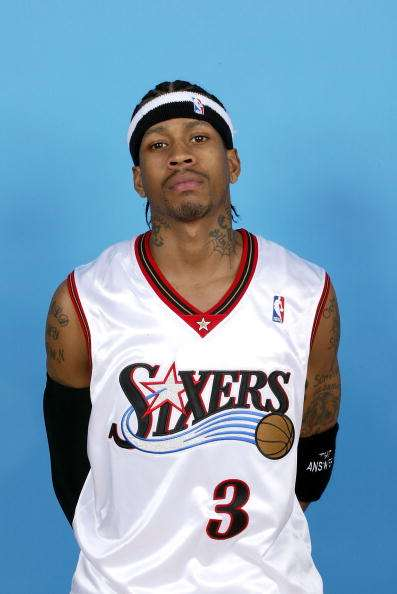 某球星再次进入本轮最佳阵容（某球星再度入选本轮最佳阵容）