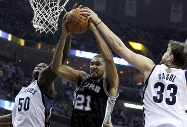 CBA：山东男篮主场大胜宁波（CBA：山东男篮主场轻取宁波队）