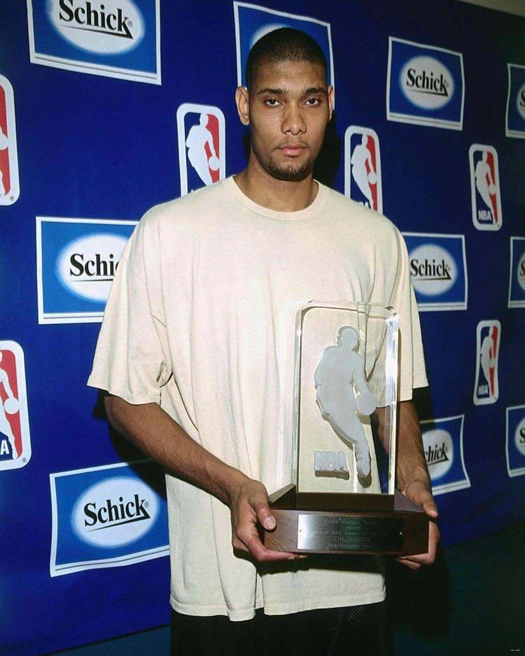 已经低头！高层调解之后阿隆索主动“示好”明星，愿意更改新战术（高层调停后阿隆索向明星递橄榄枝，愿调整新战术）