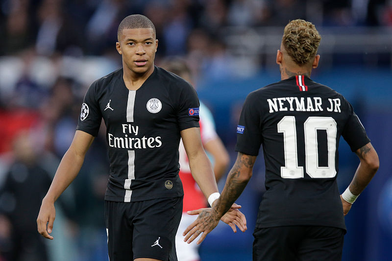 能否终结勒沃库森连续37场德甲客场不败？拜仁近8场主场全胜（主场8连胜的拜仁，能否打破勒沃库森德甲客场37场不败？）