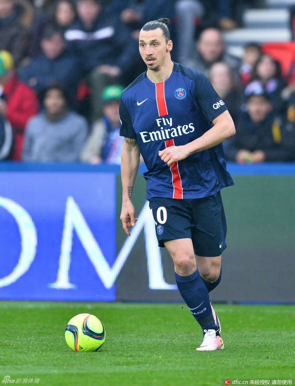 曼联迎战西汉姆联：德利赫特缺阵，阿莫林调整阵容（曼联战西汉姆联：德利赫特无缘出场，阿莫林调整首发）