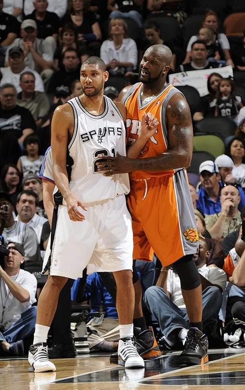 斯基拉：米兰计划激活莫德里奇续约条款，将合同延长至2027年（斯基拉：米兰拟触发莫德里奇续约条款，合同延至2027年）